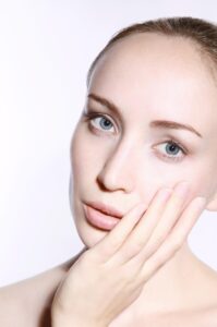 肌のシミに悩むあなたへ、スキンケアの効果なしの理由とは？